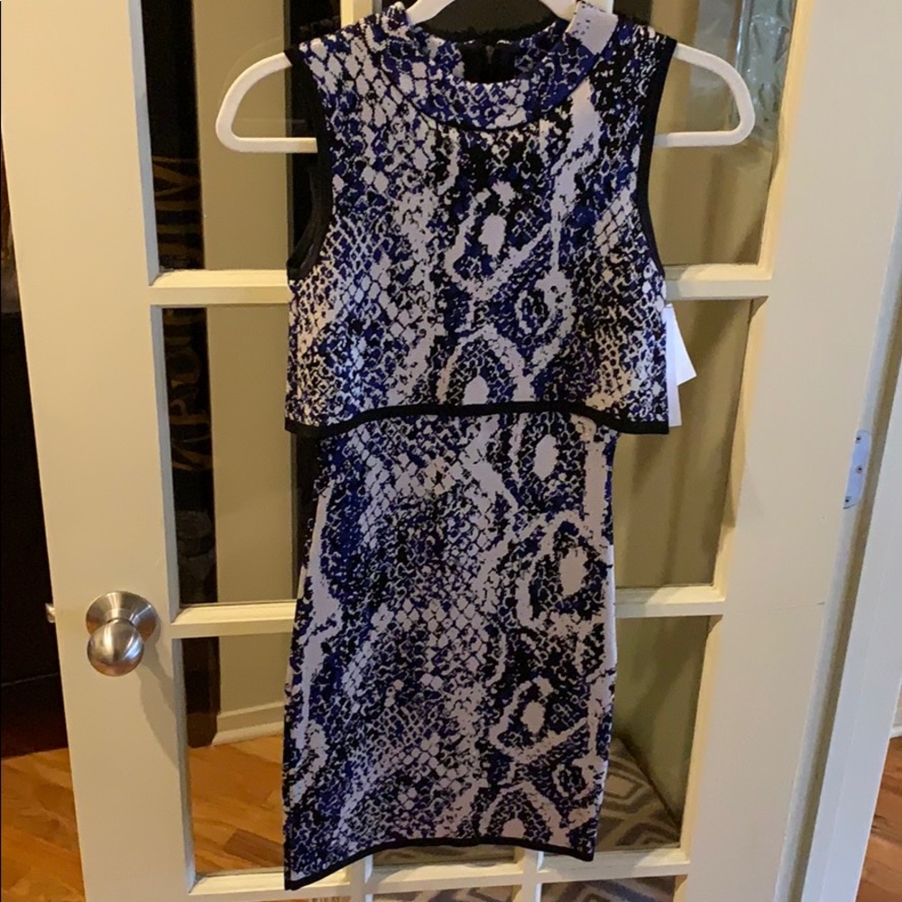 NWT French Connection Spotlight Boa Layer Dress - Picture 3 of 8